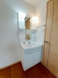 コンパクトで使いやすい洗面所