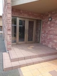 毎日通るエントランスはこのようになっています