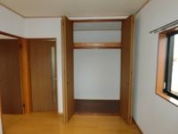 収納たっぷり! 床から天井までたっぷり収納できます。 棚やハン