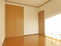 使い勝手のいい洋室です