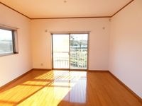 2面採光で明るく、風通しもできます♪
