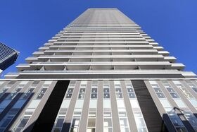グランクロスタワー広島の外観