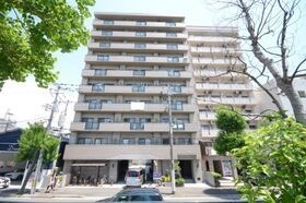 ファミーユ舟入中町の外観