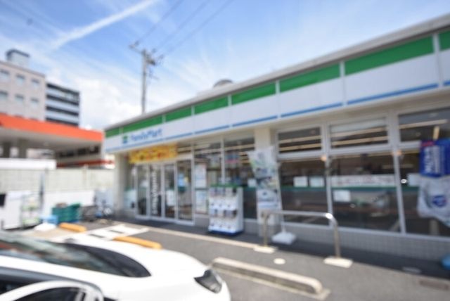ファミリーマート中広三丁目店