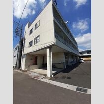 メゾン西川手の外観