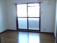 日当たりが良く明るいお部屋です
