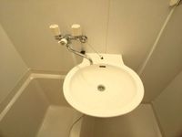 鏡を備え　準備のしやすい洗面台