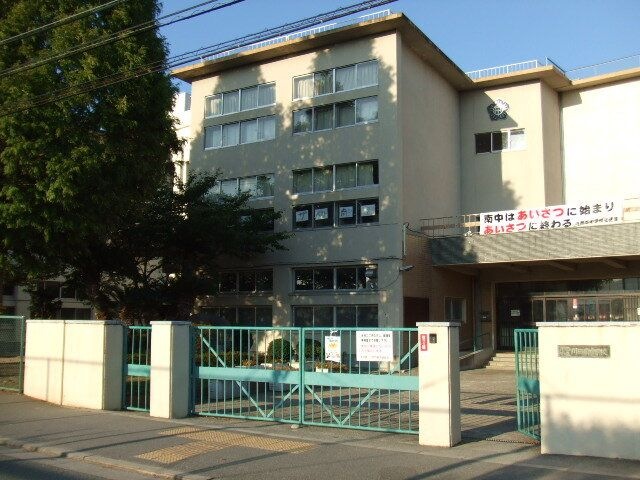 写真:川西南中学校