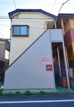 レザヴィの外観