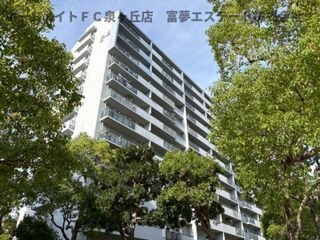 写真:光明池駅前2-4号棟の外観