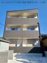 レヴール鳳南の外観