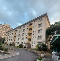 泉北茶山台二丁7-6号棟の外観