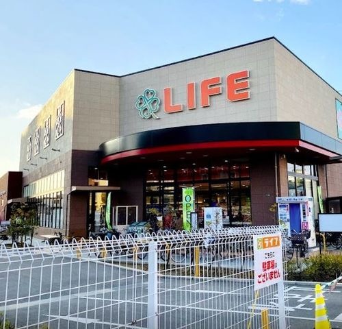 ライフ 初芝店