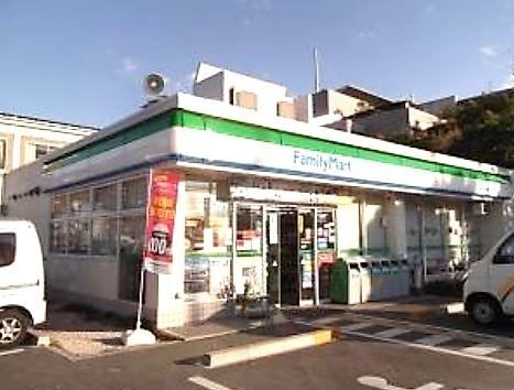 ファミリーマート 狭山市役所前店