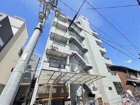 フリーディオ今里の外観