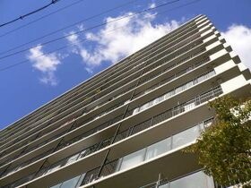 ネオコーポ大阪城公園2号館の外観