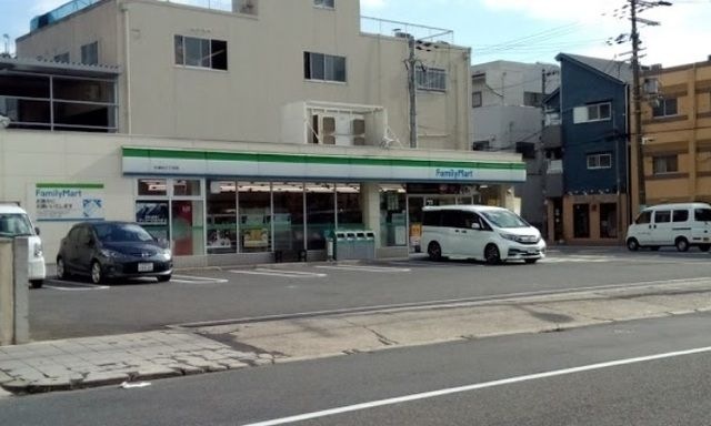 ファミリーマート今津中三丁目店