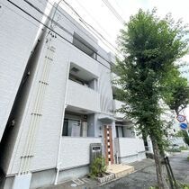 オウルージュ鶴里駅前の外観