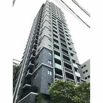 プラウドタワー栄の外観
