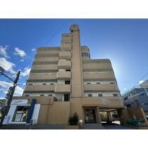 サンピアオカヤスの外観