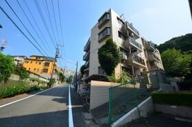 サンドルフ多摩の外観
