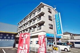 メイプルコートの外観