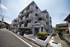 多摩市馬引沢2丁目の外観
