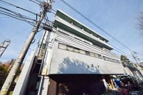 ラグレー井上の外観