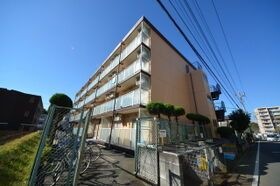 ラフィーネ学生マンションの外観