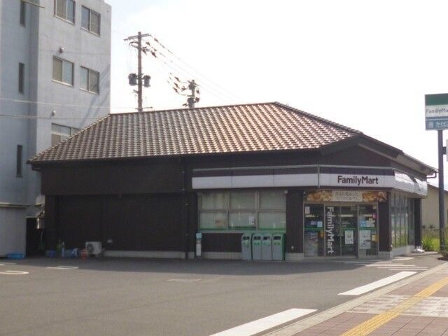 ファミリーマート 武雄温泉駅前通り店