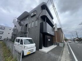 R&Hビルの外観