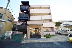 イーストワンKの外観