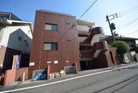〜きれいなタイル貼りの外観ですっ〜
