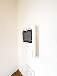〜はーい、今開けます〜