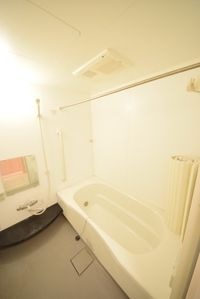 ★ゆったりとしたバスルームで癒しのひと時を…★