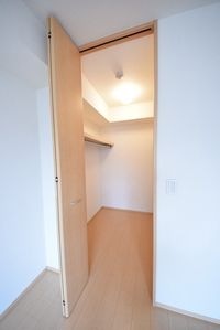 ★奥行きがあり、使いやすい収納です★