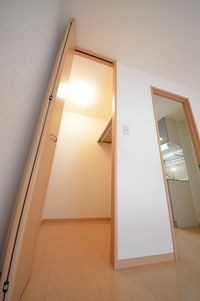 ★奥行きがあり、使いやすい収納です★