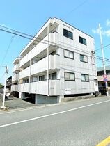 ニューバリア忠興の外観