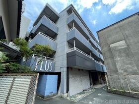 PLUSの外観