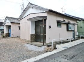 吉川町102番1貸家群の外観