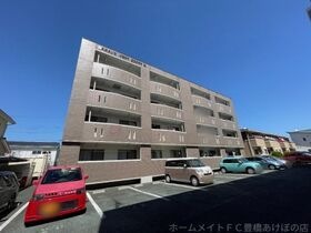 WEST COURT N棟の外観