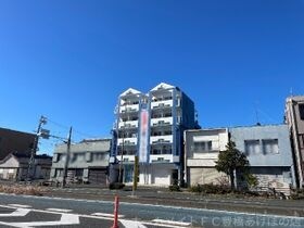 ロイヤル松山の外観