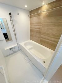 同型完成モデル