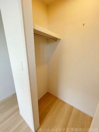 同型完成モデル
