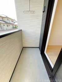 同型完成モデル