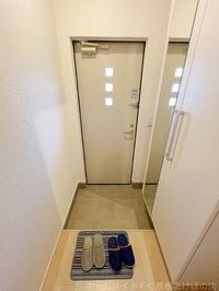 同型完成モデル