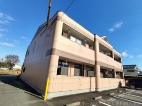 ファミリーメゾン新城の外観