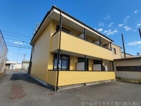 サープラス石田の外観