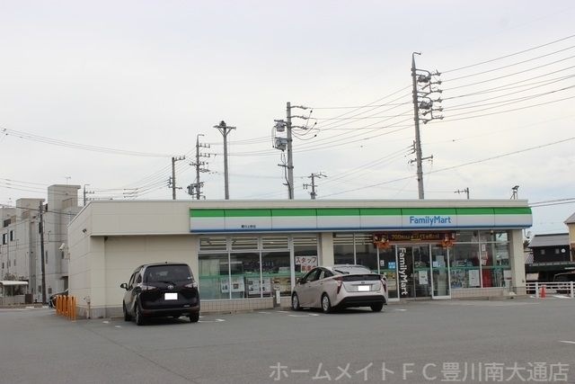 ファミリーマート豊川上野店