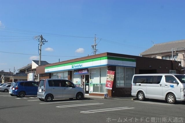 ファミリーマート豊川寿通店